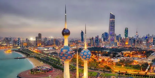 أبراج الكويت وأفق مدينة الكويت