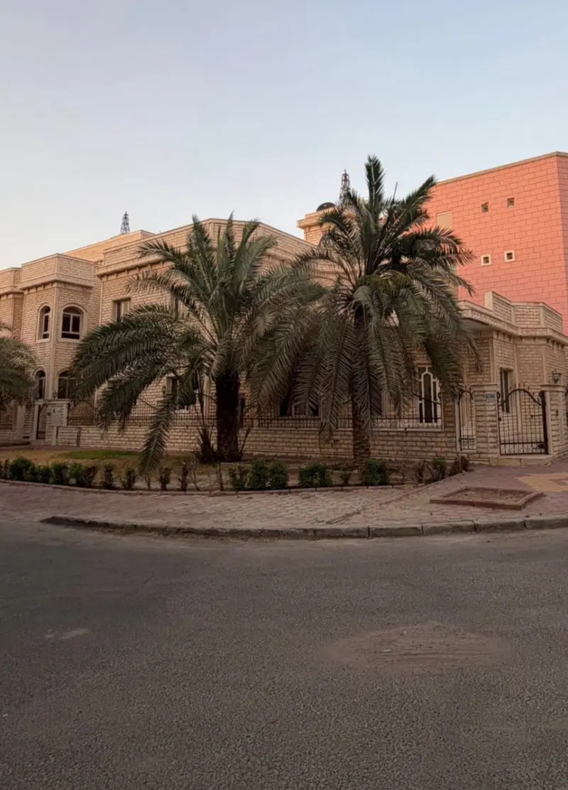 للبيع بيت في الزهراء — 2