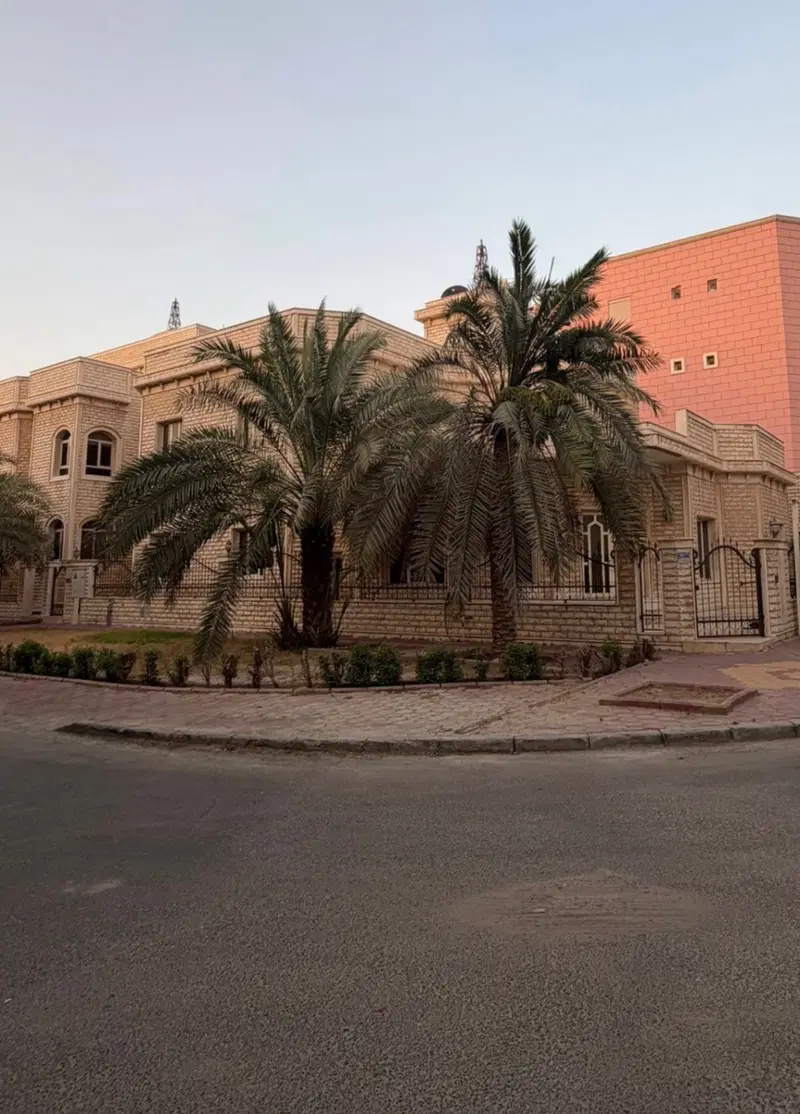 للبيع بيت في القرين — 2