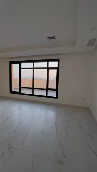 للإيجار دور في الرميثية