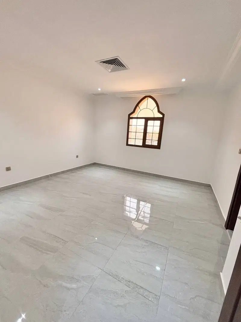 للإيجار دور في الزهراء — 3