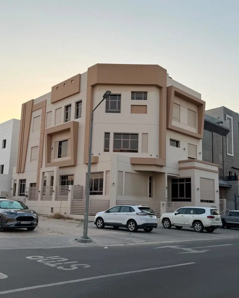 للبيع بيت في غرب عبدالله المبارك — 2