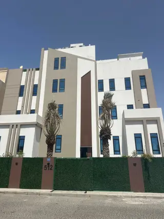 للإيجار دور في الصديق