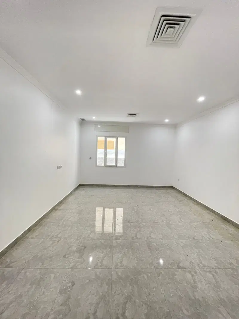 Floor For Rent in Abu Ftaira — 3